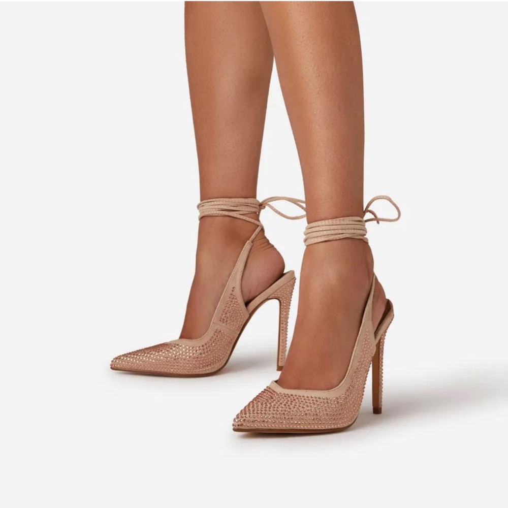 DETAIL LACE UP POINTED TOE COURT HEEL IN NUDE FAUX SUEDE